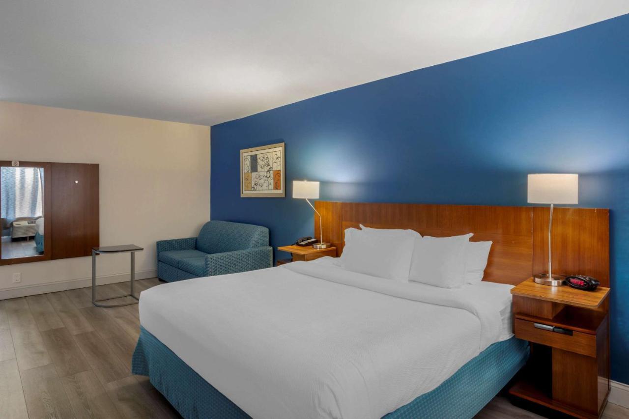 Comfort Inn & Suites Mt Laurel - Philadelphia Mount Laurel Exterior photo